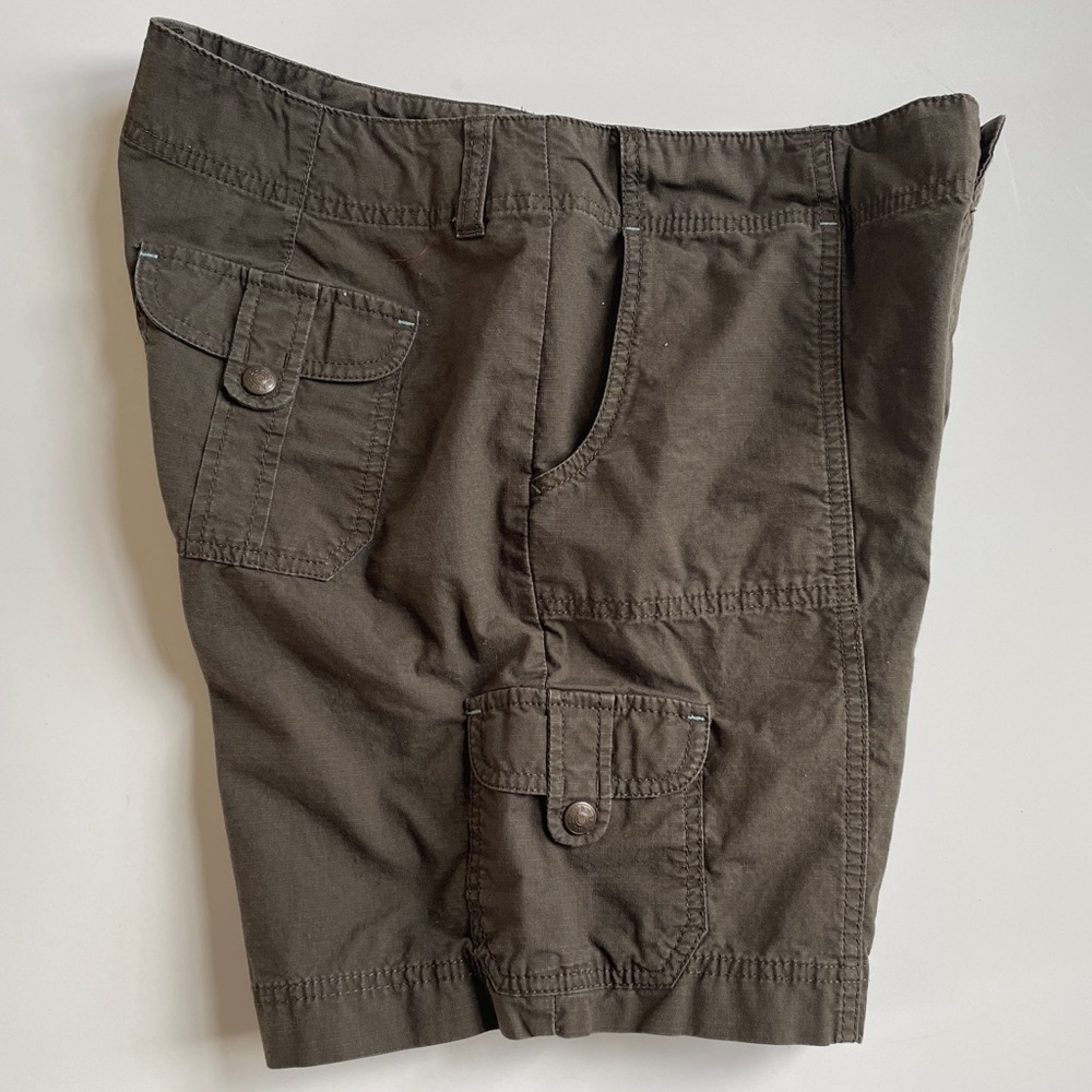 EDDIE BAUER | Mercer Fit Army Green Cargo Walking Casual Shorts Size 10 EUC
